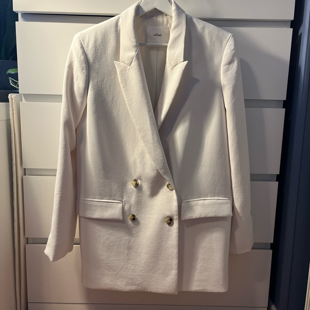 Aritzia Wilfred double breasted blazer